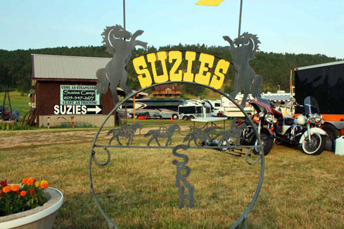 Suzies Camp Hotel Sturgis Ngoại thất bức ảnh